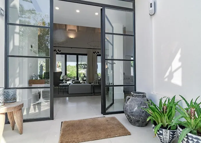 Deluxe Villa